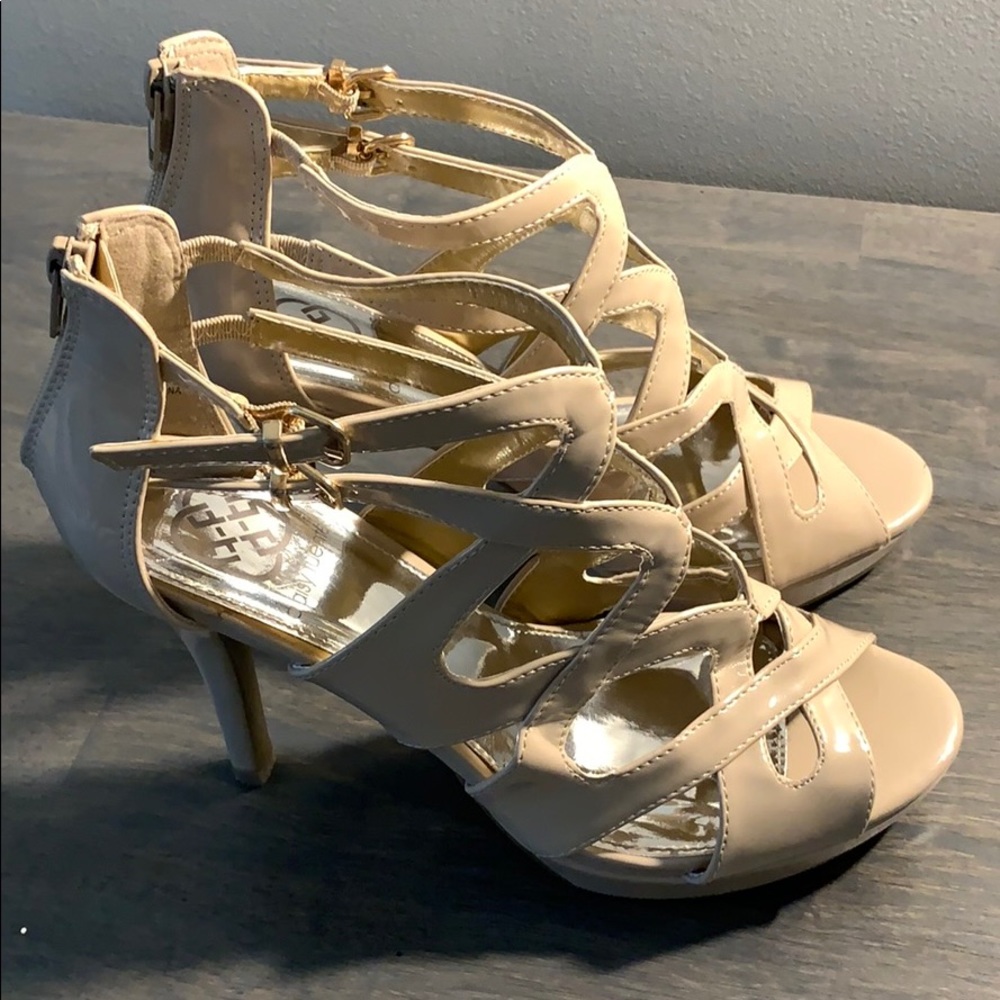 Daisy Fuentes (Carra) High Heel Platforms - Picture 5 of 9